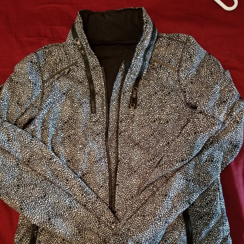 Lululemon Lightweight Jacket LIKE NEW